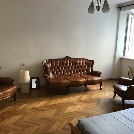 Heydukova 18 아파트